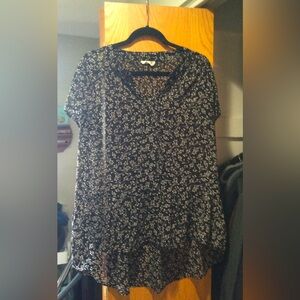 Everleigh sheer top. Size large